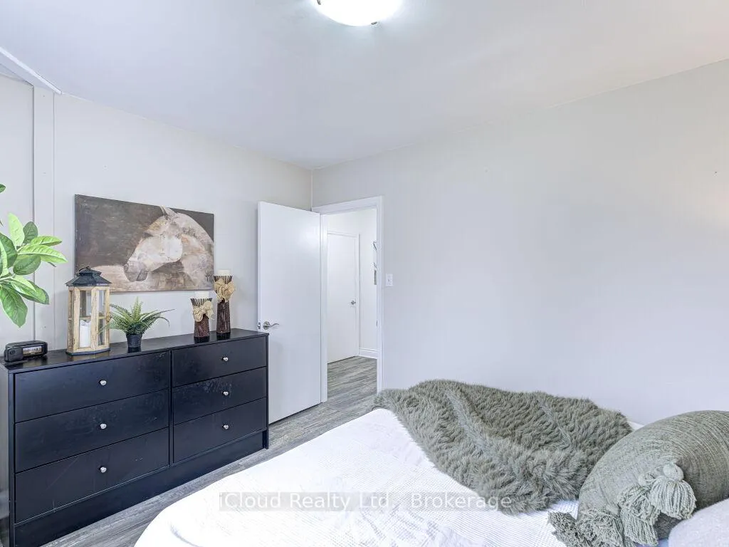 Photo 19 of 458 Upper Wellington Street, Hamilton, Centremount — HOMEH