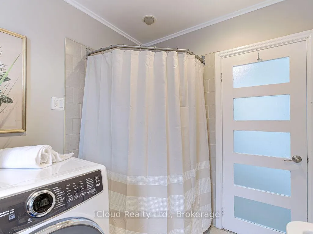 Photo 24 of 458 Upper Wellington Street, Hamilton, Centremount — HOMEH