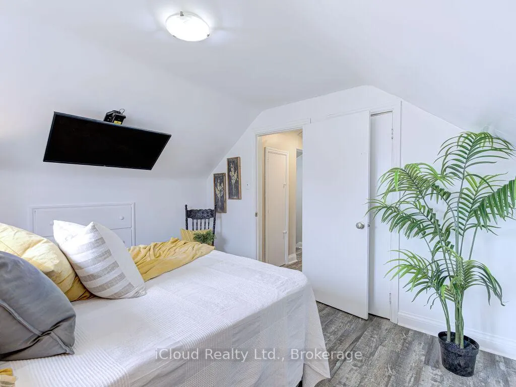 Photo 27 of 458 Upper Wellington Street, Hamilton, Centremount — HOMEH