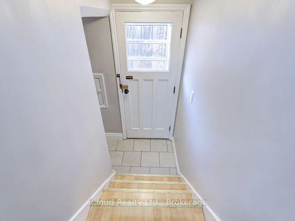 Photo 33 of 458 Upper Wellington Street, Hamilton, Centremount — HOMEH