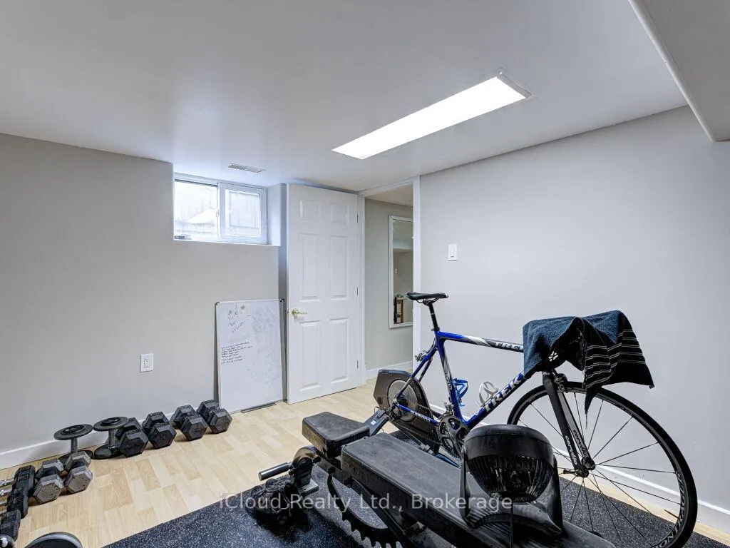 Photo 42 of 458 Upper Wellington Street, Hamilton, Centremount — HOMEH