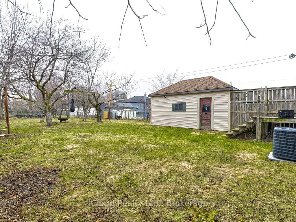 Photo 46 of 458 Upper Wellington Street, Hamilton, Centremount — HOMEH