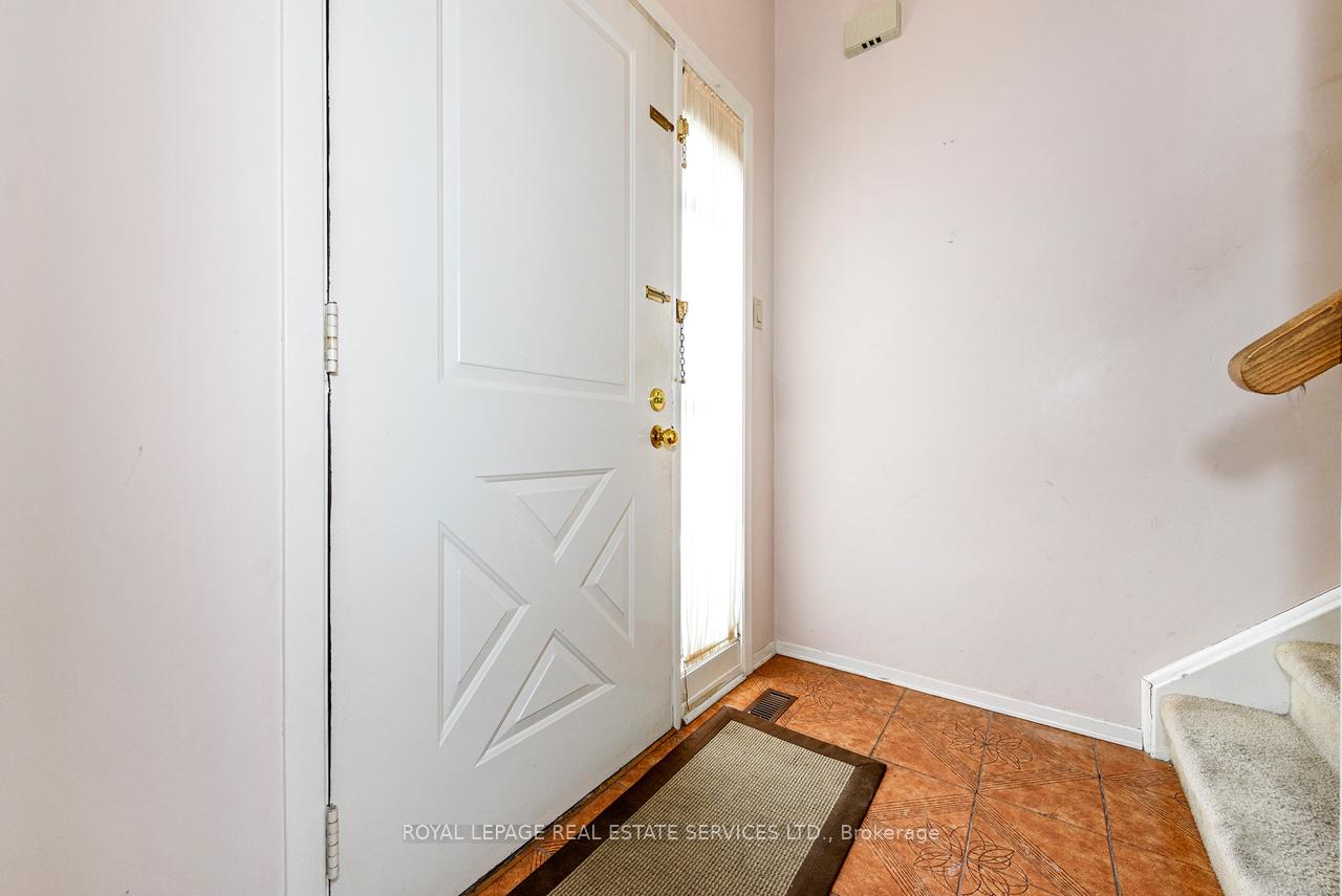 Photo 4 of Unit 43, 57 Maple Branch Path, Etobicoke, Kingsview Village-The Westway — HOMEH