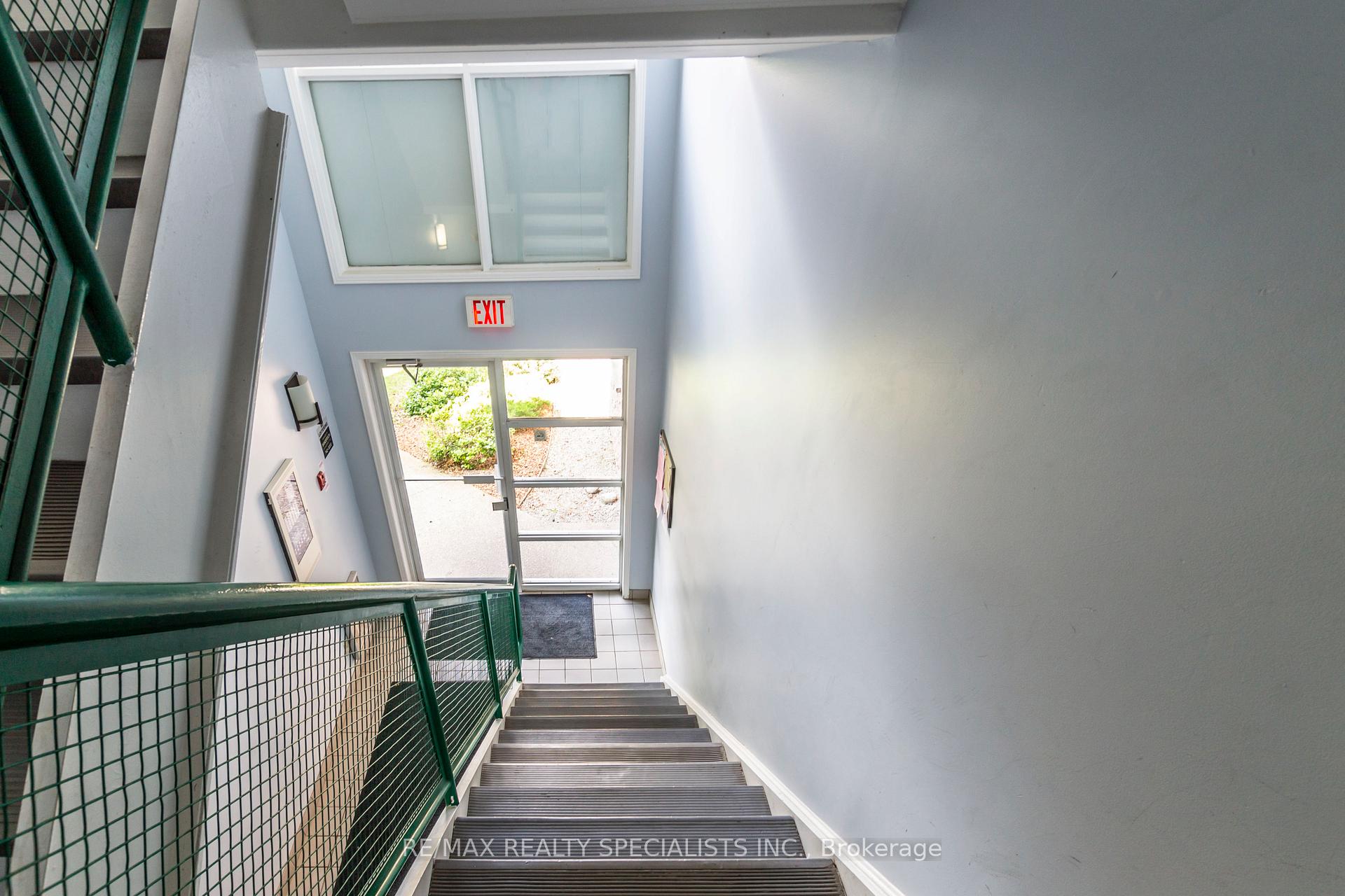 Photo 3 of Unit 52, 3085 Kingsway Drive, Kitchener, Vanier - Kitchener — HOMEH