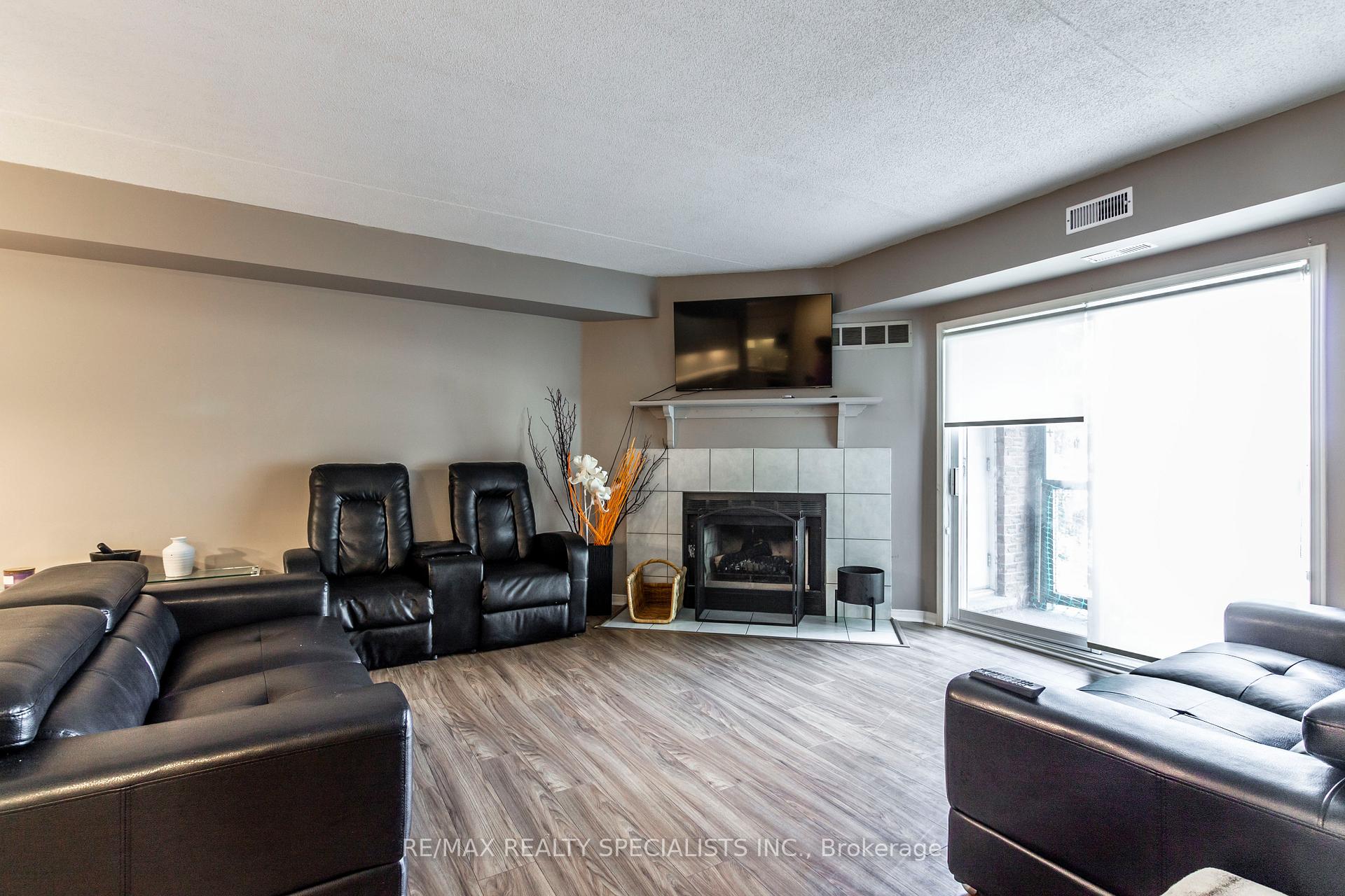 Photo 12 of Unit 52, 3085 Kingsway Drive, Kitchener, Vanier - Kitchener — HOMEH