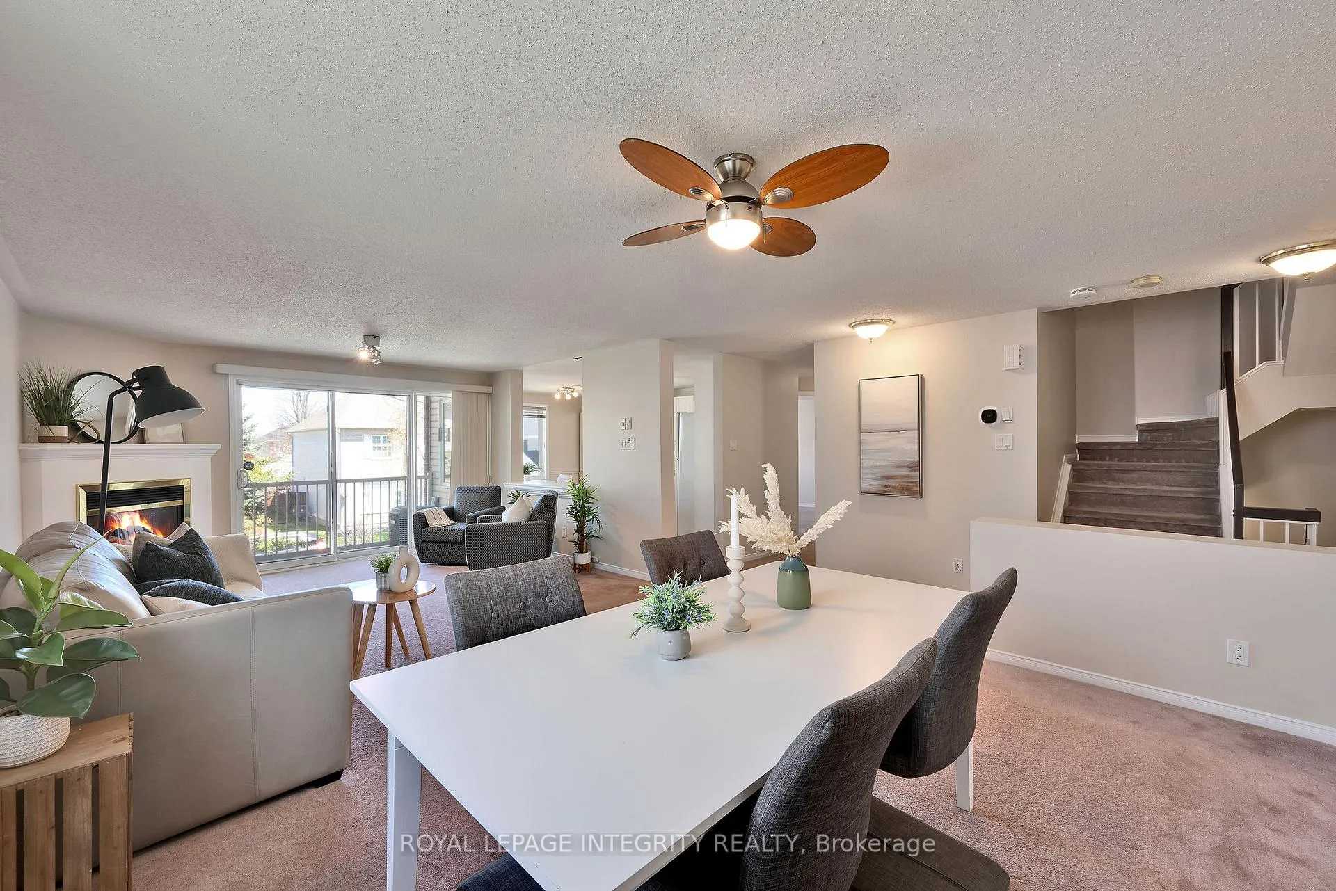 Photo 3 of Unit B, 10 Daybreak Street, Ottawa, Barrhaven East — HOMEH