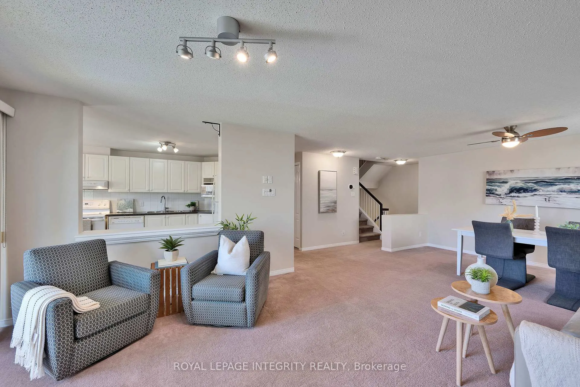 Photo 10 of Unit B, 10 Daybreak Street, Ottawa, Barrhaven East — HOMEH