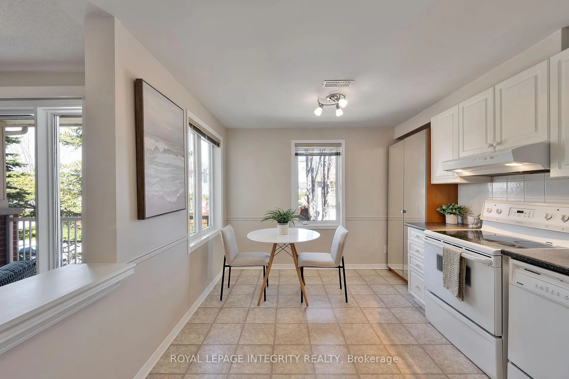 Photo 15 of Unit B, 10 Daybreak Street, Ottawa, Barrhaven East — HOMEH