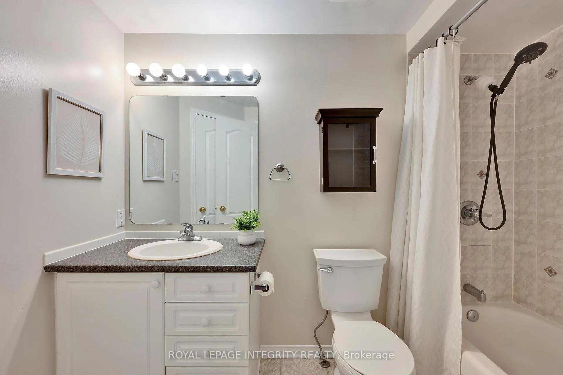 Photo 20 of Unit B, 10 Daybreak Street, Ottawa, Barrhaven East — HOMEH