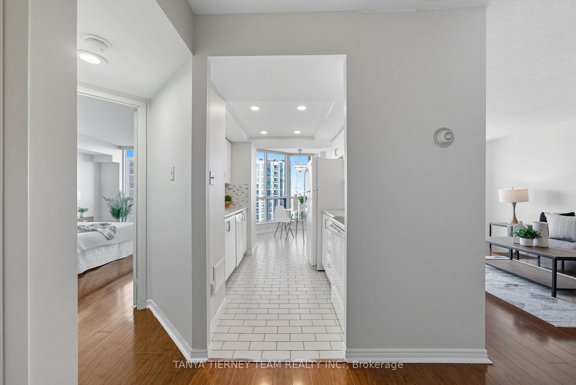 Photo 10 of Unit 805, 360 Watson Street, Whitby, Port Whitby — HOMEH