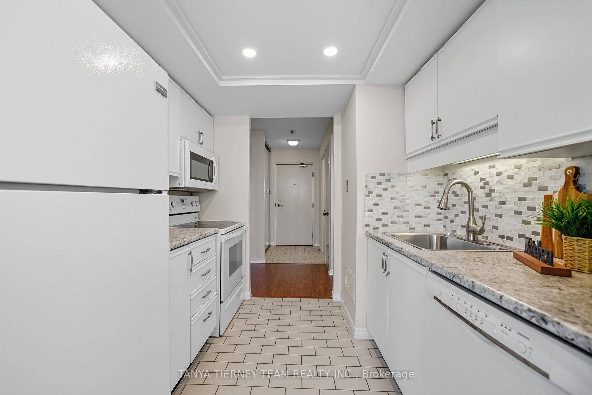Photo 32 of Unit 805, 360 Watson Street, Whitby, Port Whitby — HOMEH