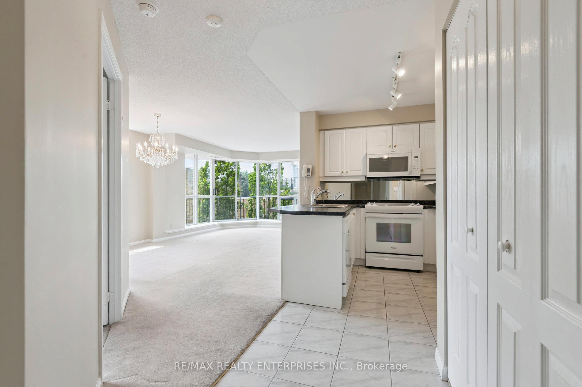 Photo 7 of Unit 404, 3130 Yonge Street, Toronto, Lawrence Park North — HOMEH