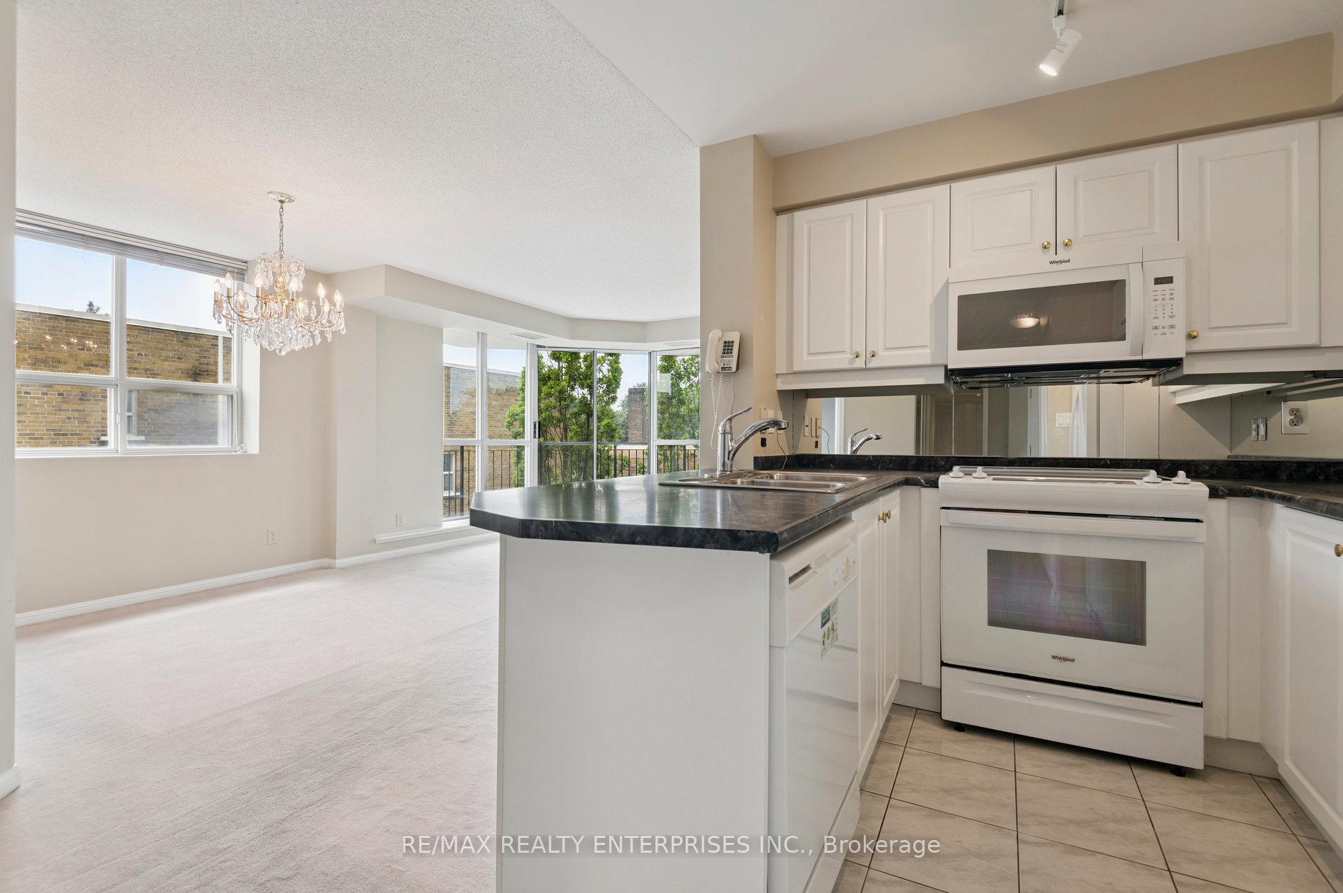 Photo 9 of Unit 404, 3130 Yonge Street, Toronto, Lawrence Park North — HOMEH