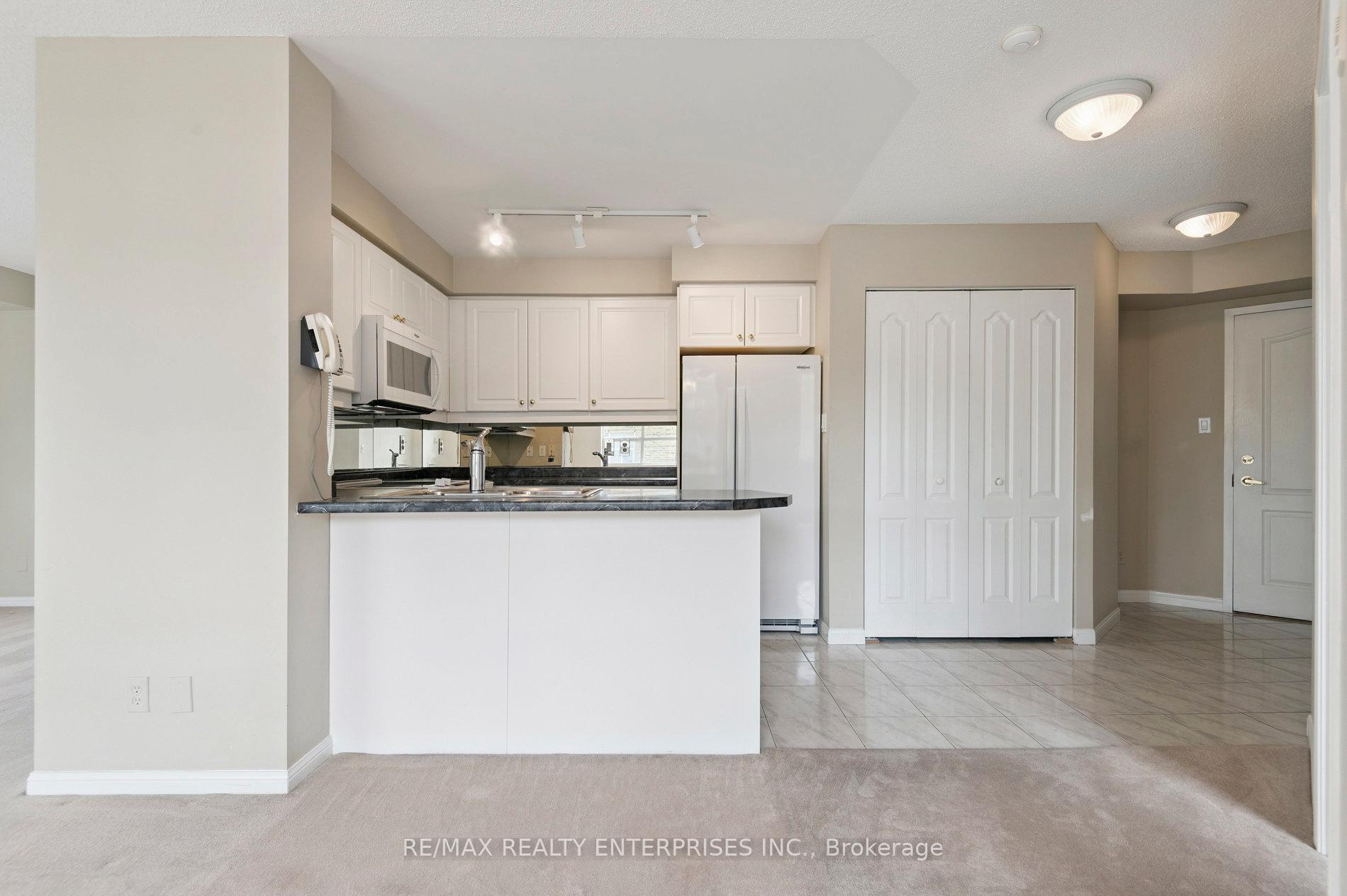 Photo 10 of Unit 404, 3130 Yonge Street, Toronto, Lawrence Park North — HOMEH