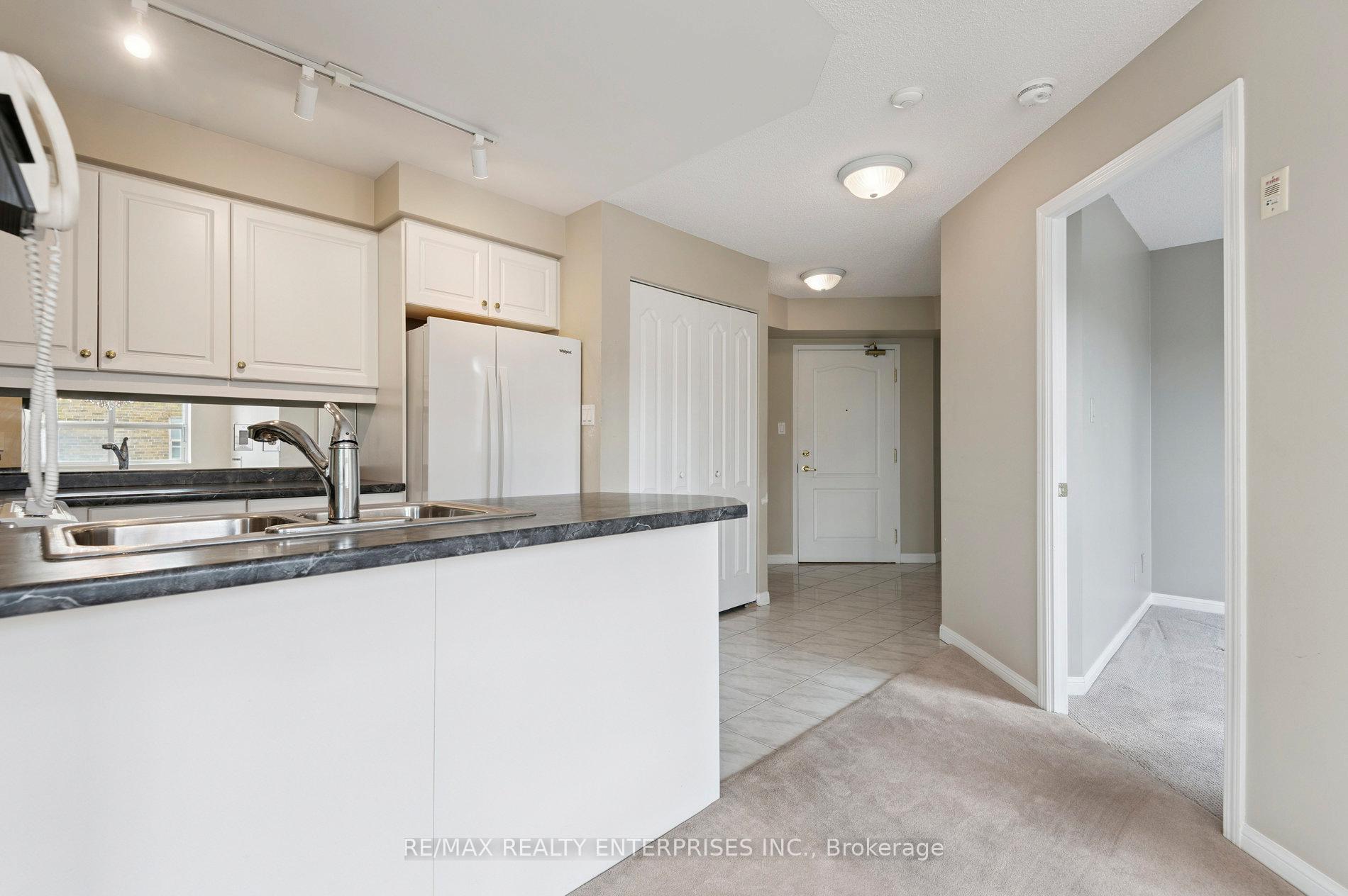 Photo 11 of Unit 404, 3130 Yonge Street, Toronto, Lawrence Park North — HOMEH