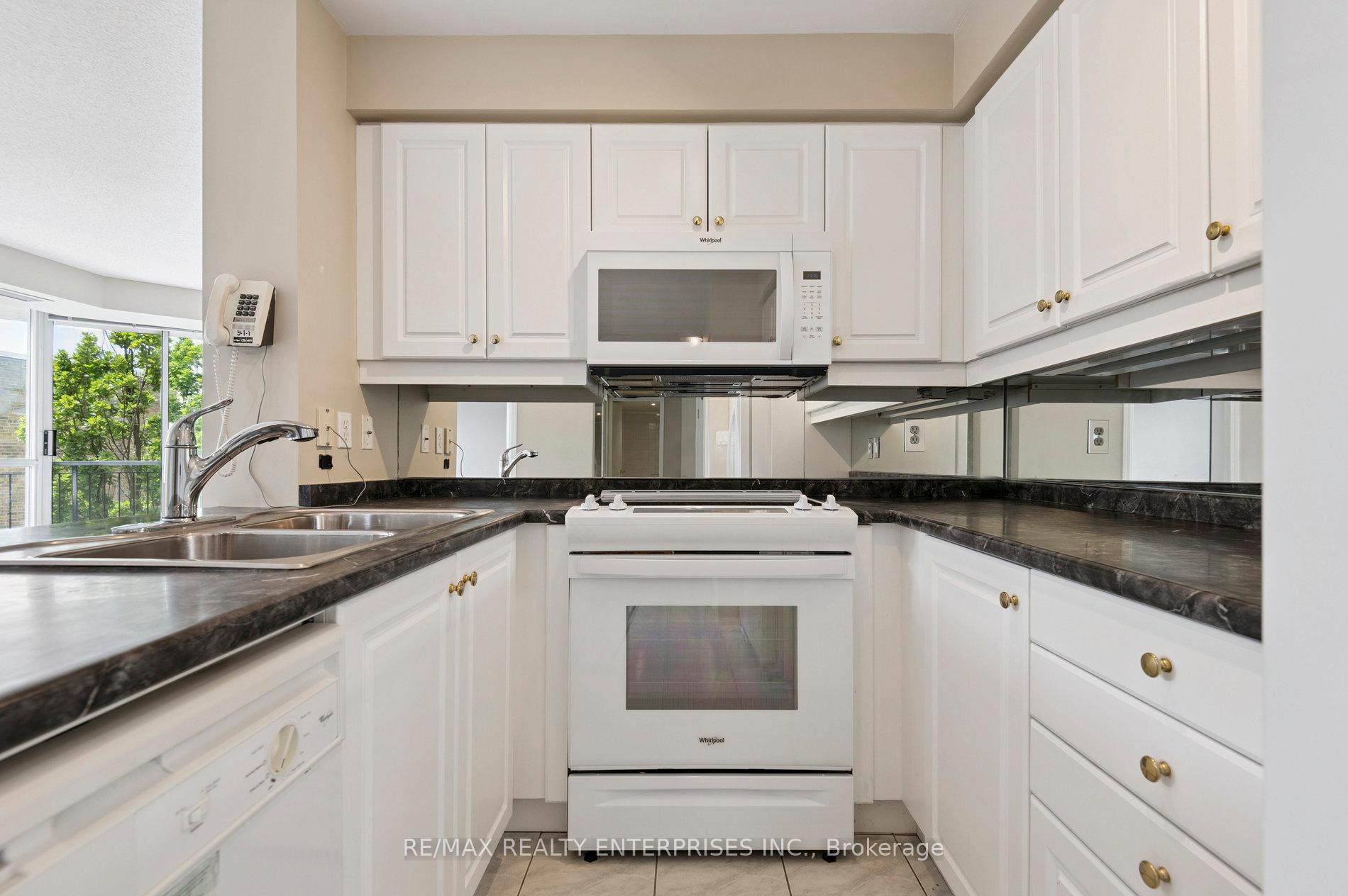 Photo 12 of Unit 404, 3130 Yonge Street, Toronto, Lawrence Park North — HOMEH