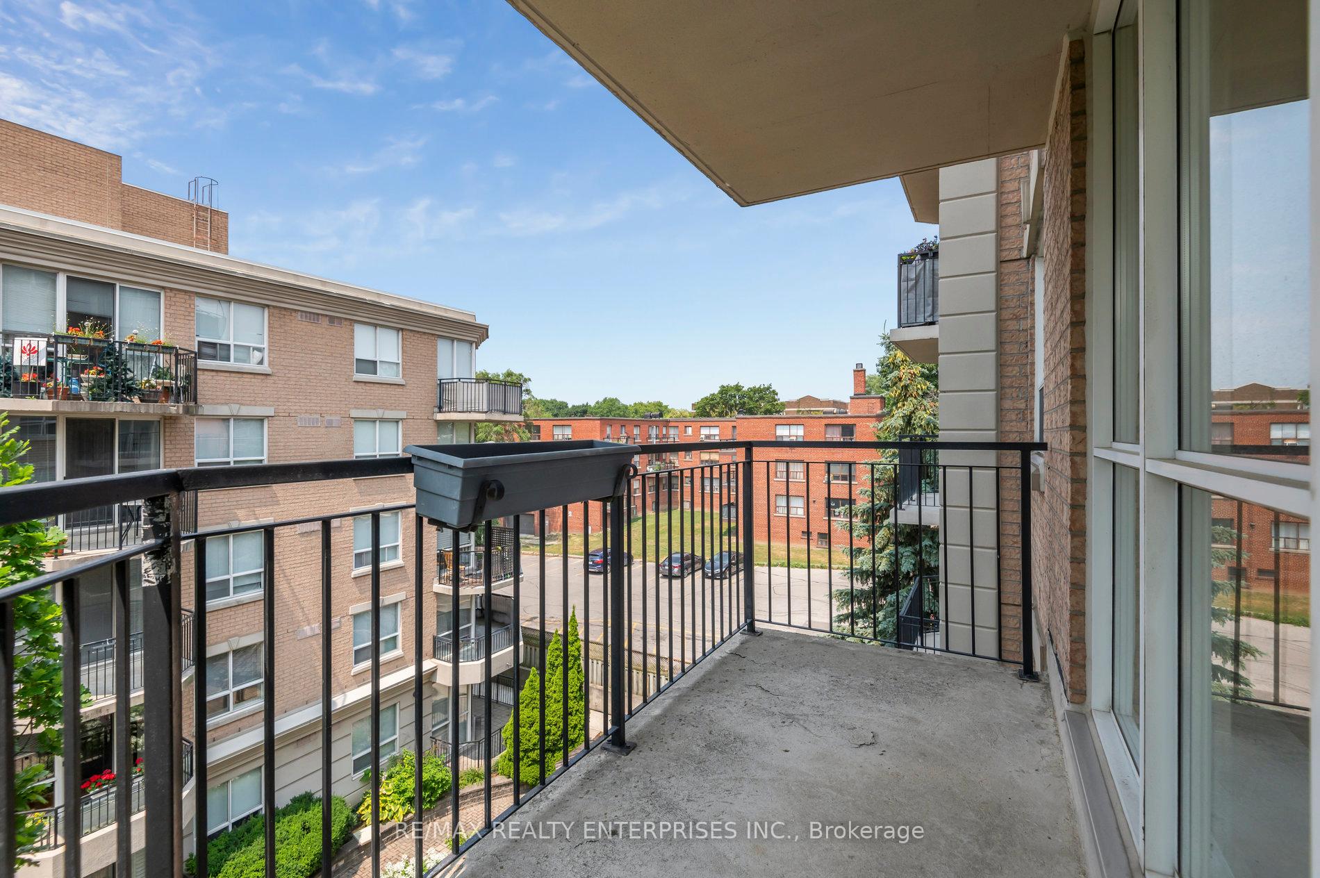 Photo 41 of Unit 404, 3130 Yonge Street, Toronto, Lawrence Park North — HOMEH