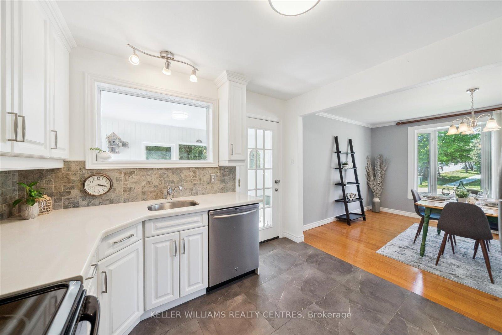 Photo 10 of 107 Aurora Heights Drive, Aurora, Aurora Heights — HOMEH