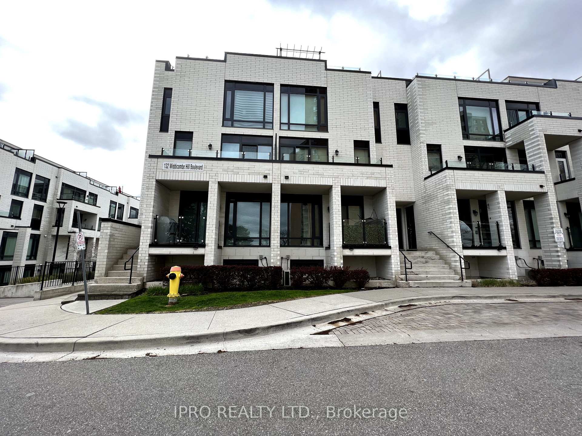 Front of Unit 307, 132 Widdicombe Hill Boulevard