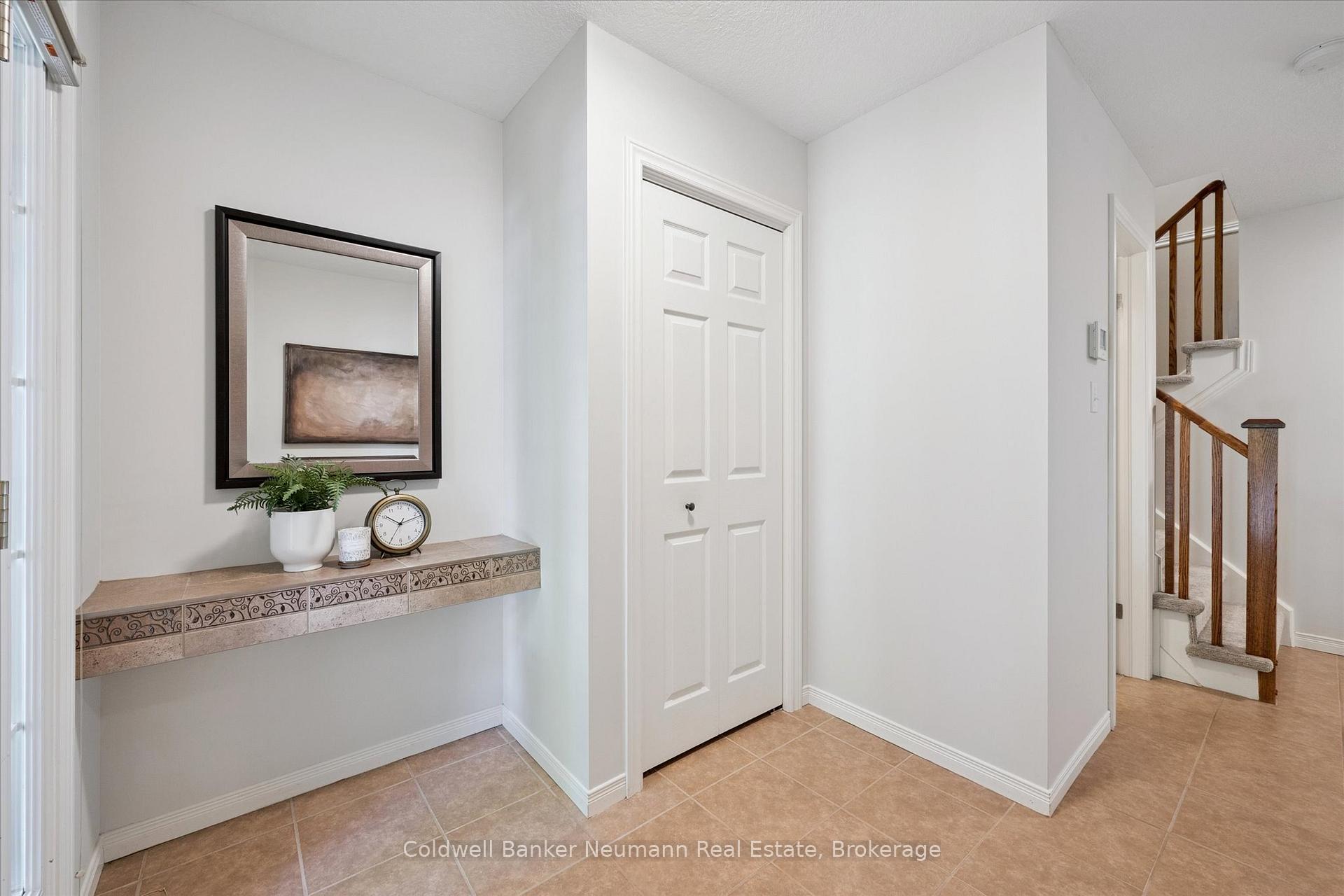 Photo 5 of Unit 5, 255 Summerfield Drive, Guelph, Pineridge/Westminster Woods — HOMEH