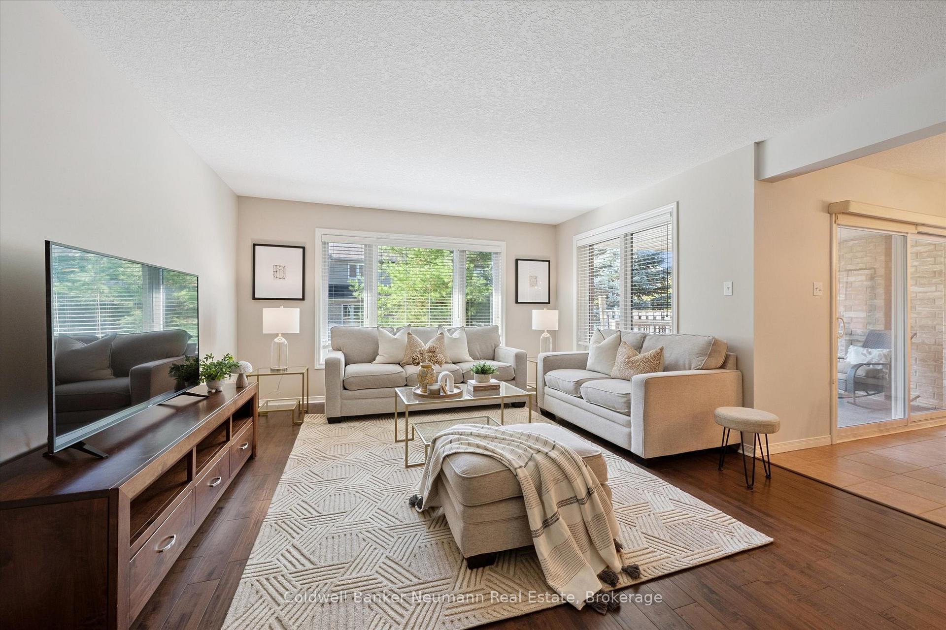 Photo 6 of Unit 5, 255 Summerfield Drive, Guelph, Pineridge/Westminster Woods — HOMEH