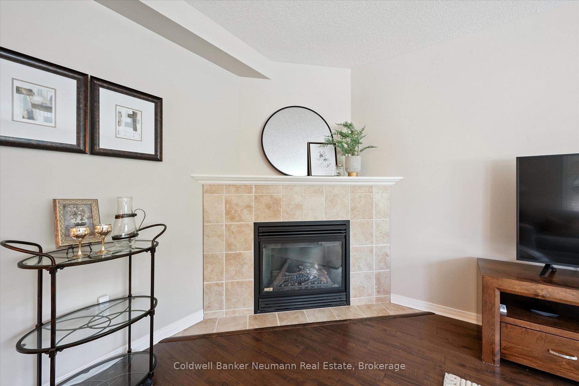 Photo 10 of Unit 5, 255 Summerfield Drive, Guelph, Pineridge/Westminster Woods — HOMEH
