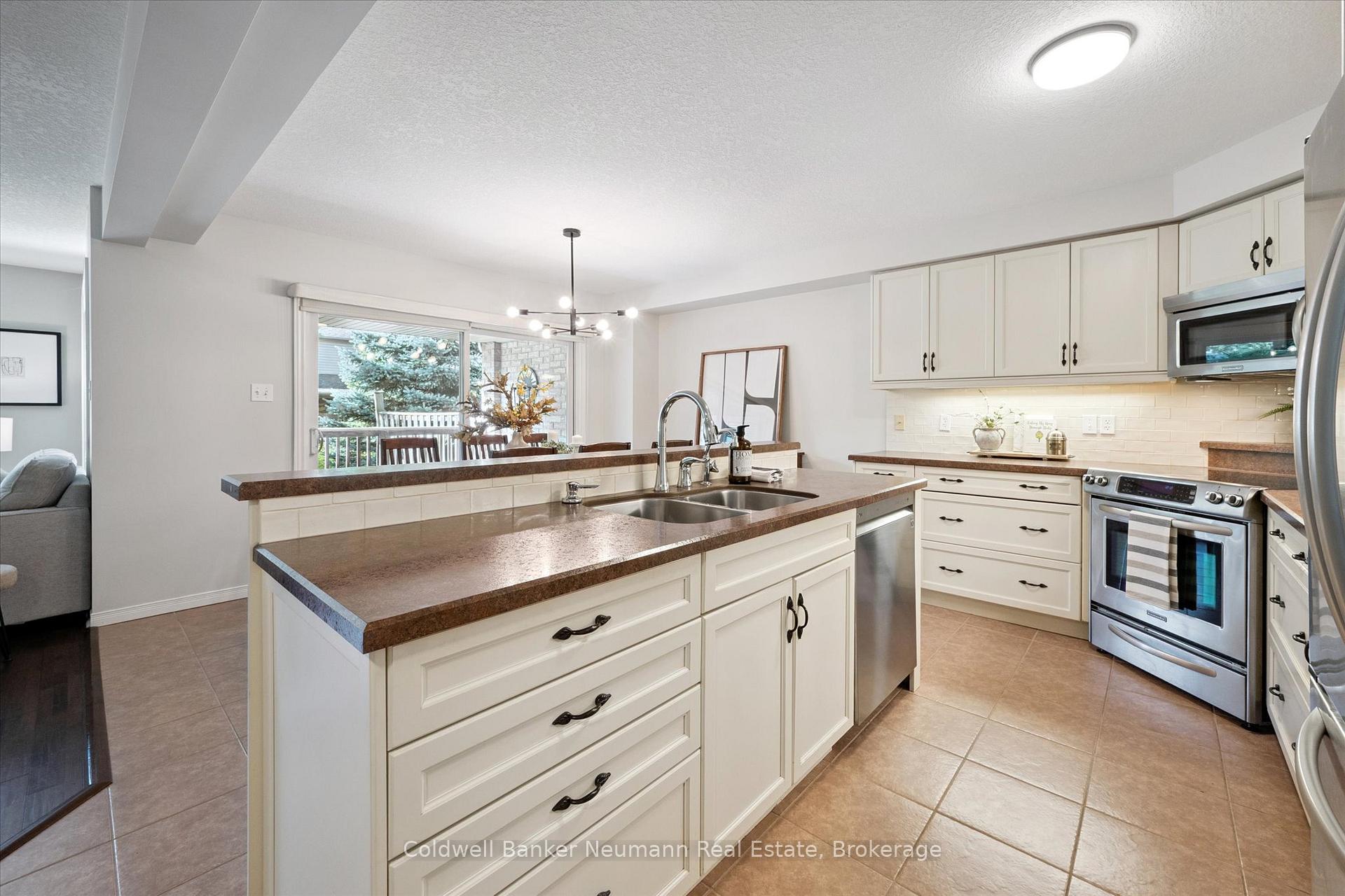 Photo 15 of Unit 5, 255 Summerfield Drive, Guelph, Pineridge/Westminster Woods — HOMEH
