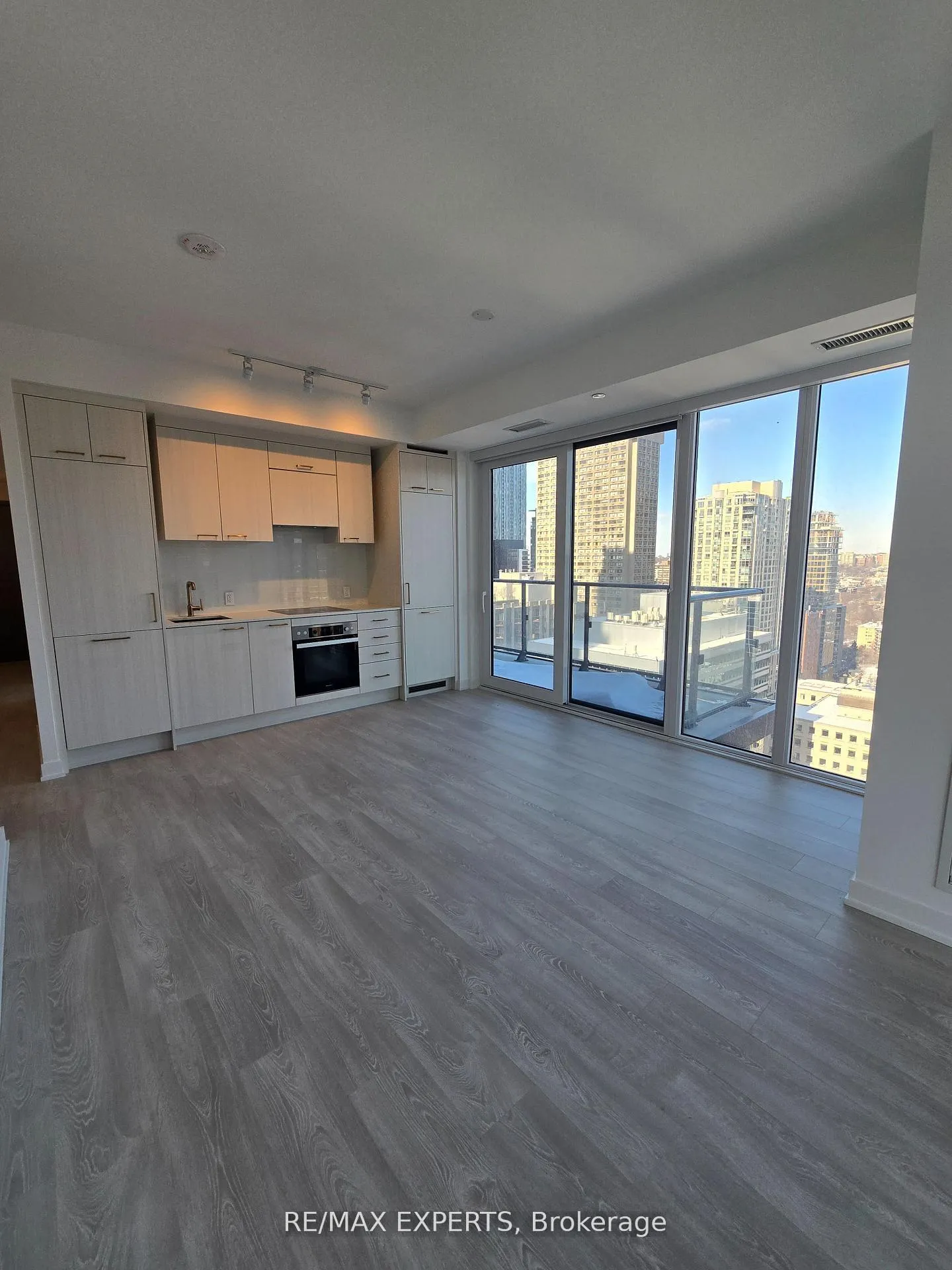 Front of Unit 2305, 634 Church Street
