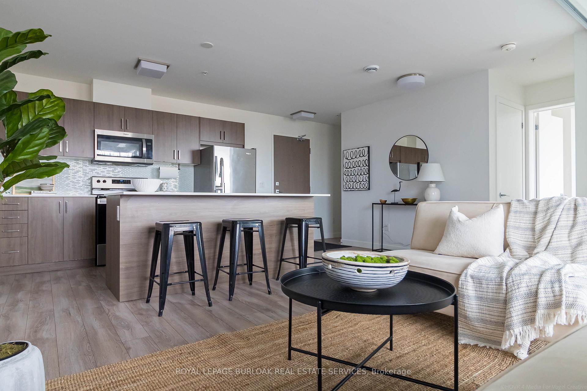 Front of Unit 206, 455 Charlton Avenue E