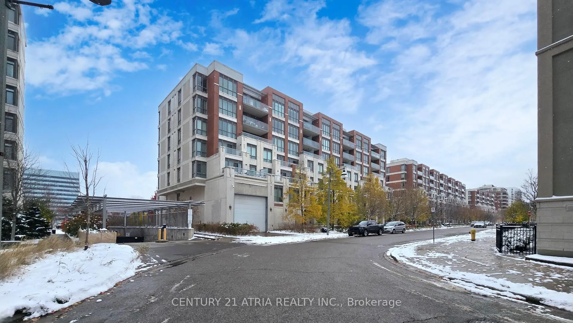 Photo 1 of Unit 311D, 57 Upper Duke Crescent, Markham, Unionville — HOMEH