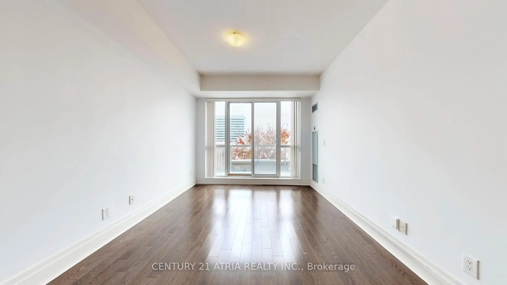 Photo 10 of Unit 311D, 57 Upper Duke Crescent, Markham, Unionville — HOMEH