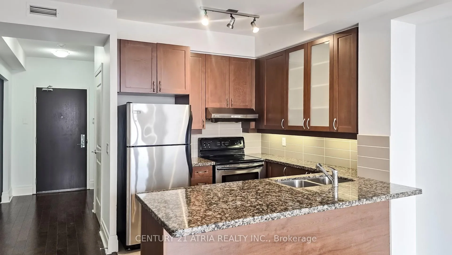 Photo 17 of Unit 311D, 57 Upper Duke Crescent, Markham, Unionville — HOMEH