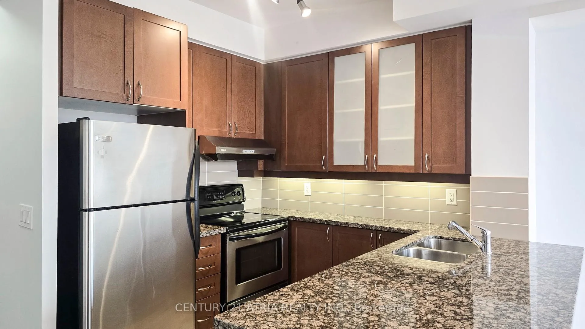 Photo 18 of Unit 311D, 57 Upper Duke Crescent, Markham, Unionville — HOMEH
