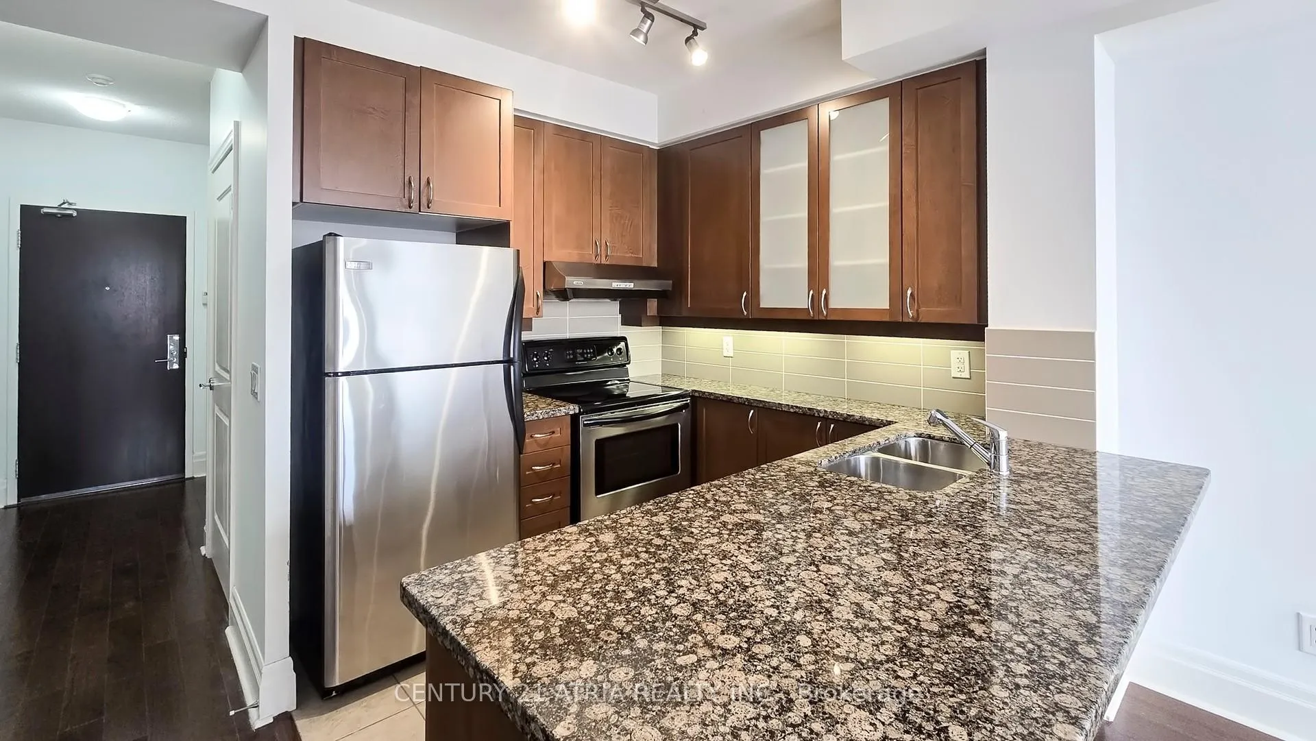 Photo 19 of Unit 311D, 57 Upper Duke Crescent, Markham, Unionville — HOMEH