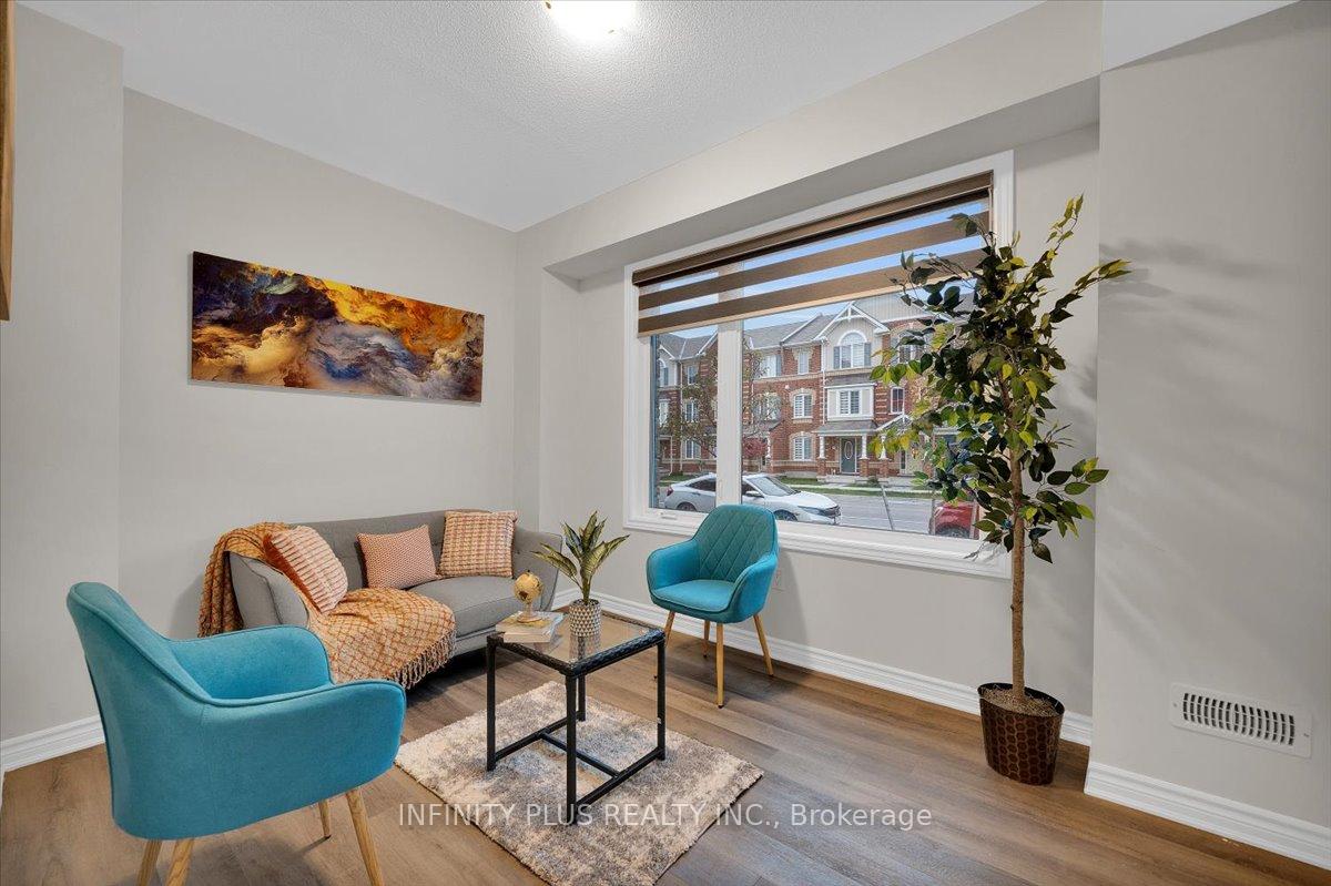 Photo 4 of Unit 301, 1034 Reflection Place, Pickering, Rural Pickering — HOMEH