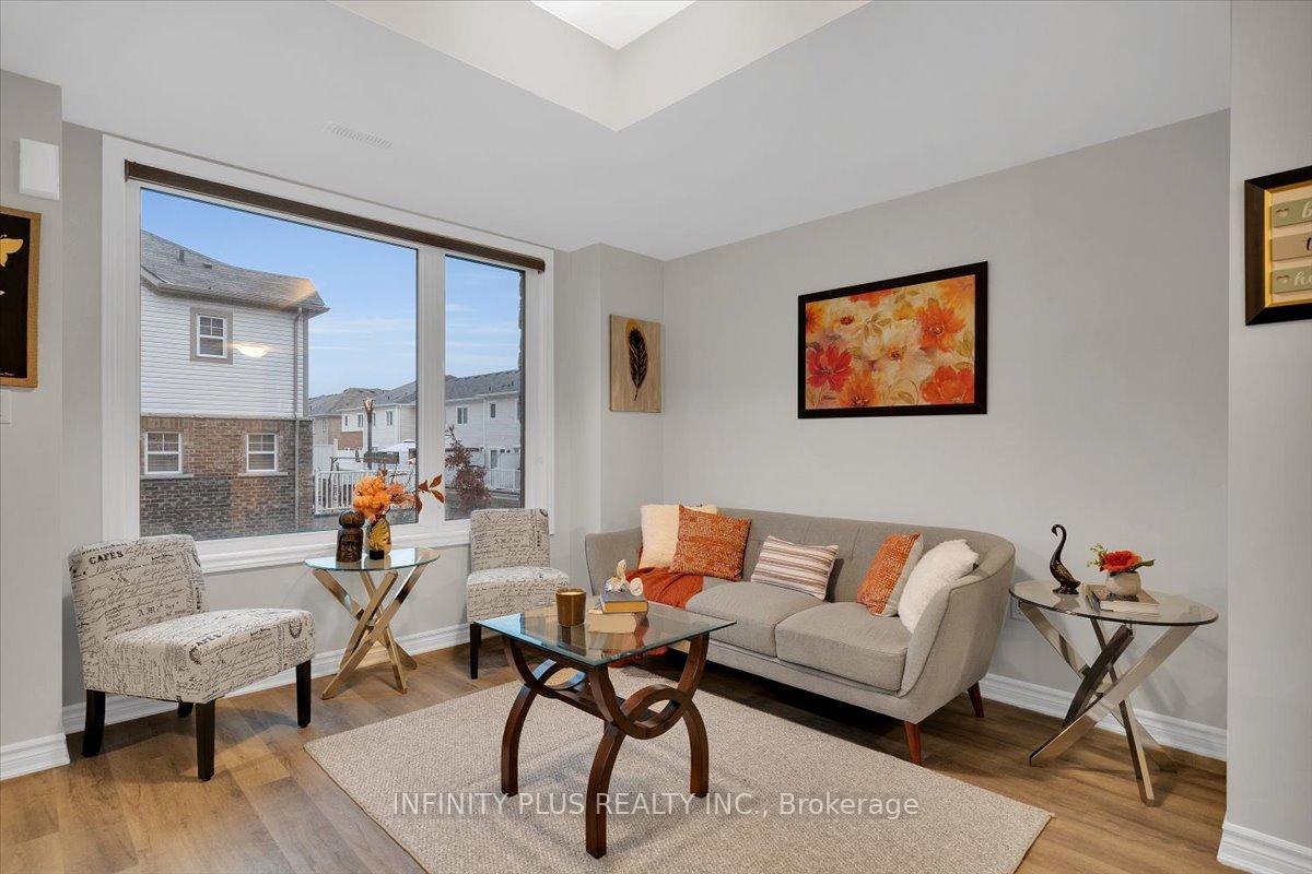 Photo 11 of Unit 301, 1034 Reflection Place, Pickering, Rural Pickering — HOMEH