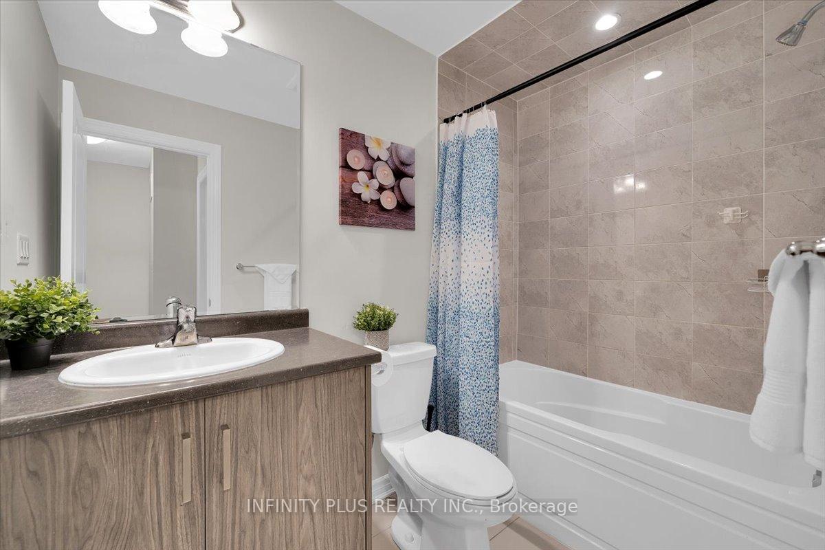 Photo 22 of Unit 301, 1034 Reflection Place, Pickering, Rural Pickering — HOMEH