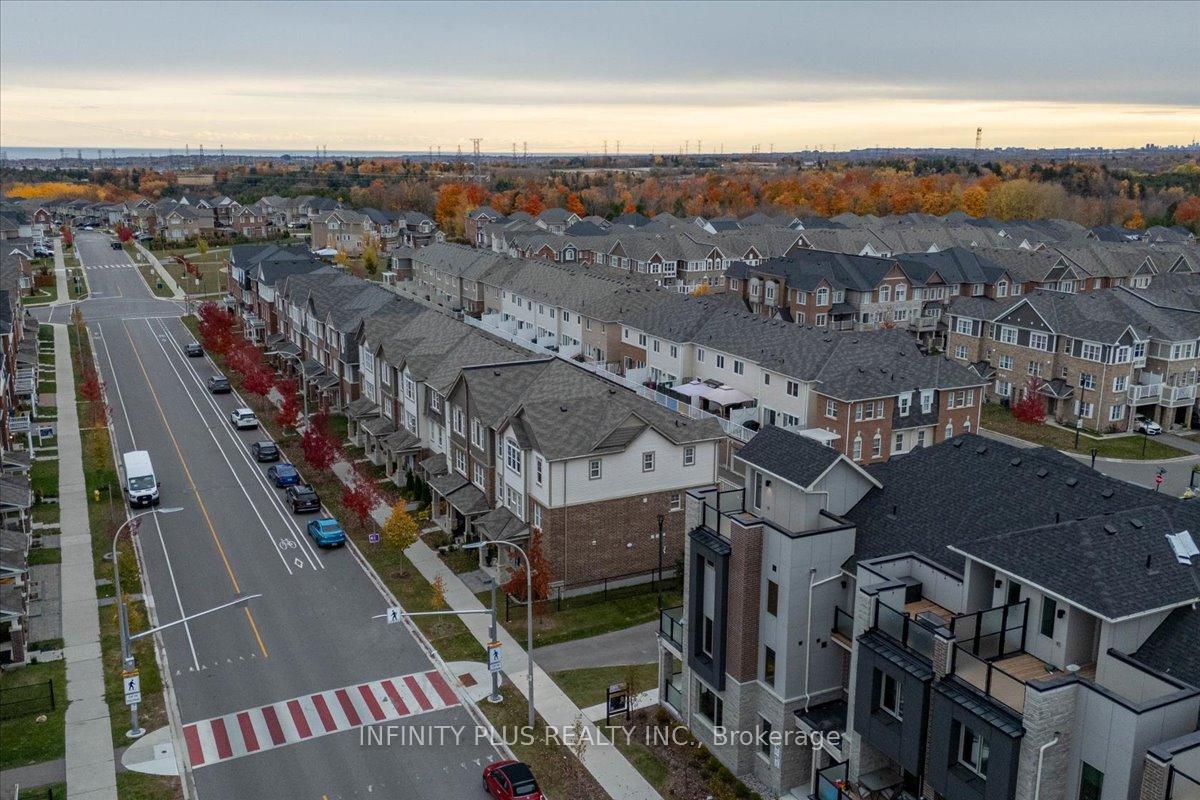 Photo 33 of Unit 301, 1034 Reflection Place, Pickering, Rural Pickering — HOMEH