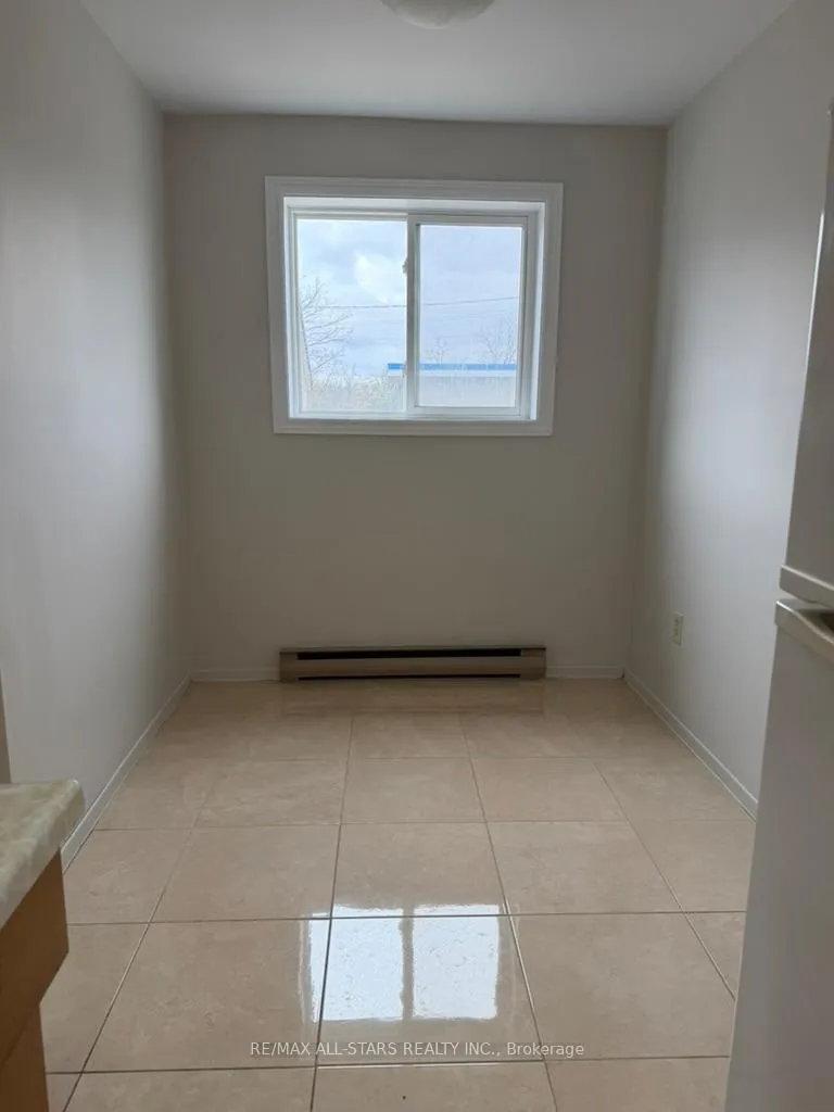 Photo 7 of Unit 7, 73 Albert Street, Uxbridge — HOMEH