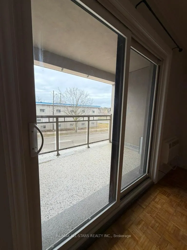 Photo 10 of Unit 7, 73 Albert Street, Uxbridge — HOMEH