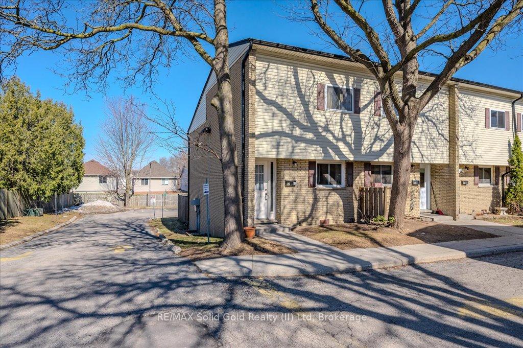 Photo 2 of Unit 52, 211 Veronica Drive, Kitchener — HOMEH