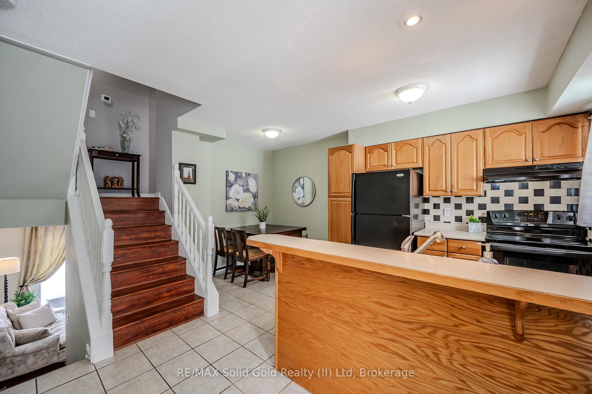 Photo 8 of Unit 52, 211 Veronica Drive, Kitchener — HOMEH