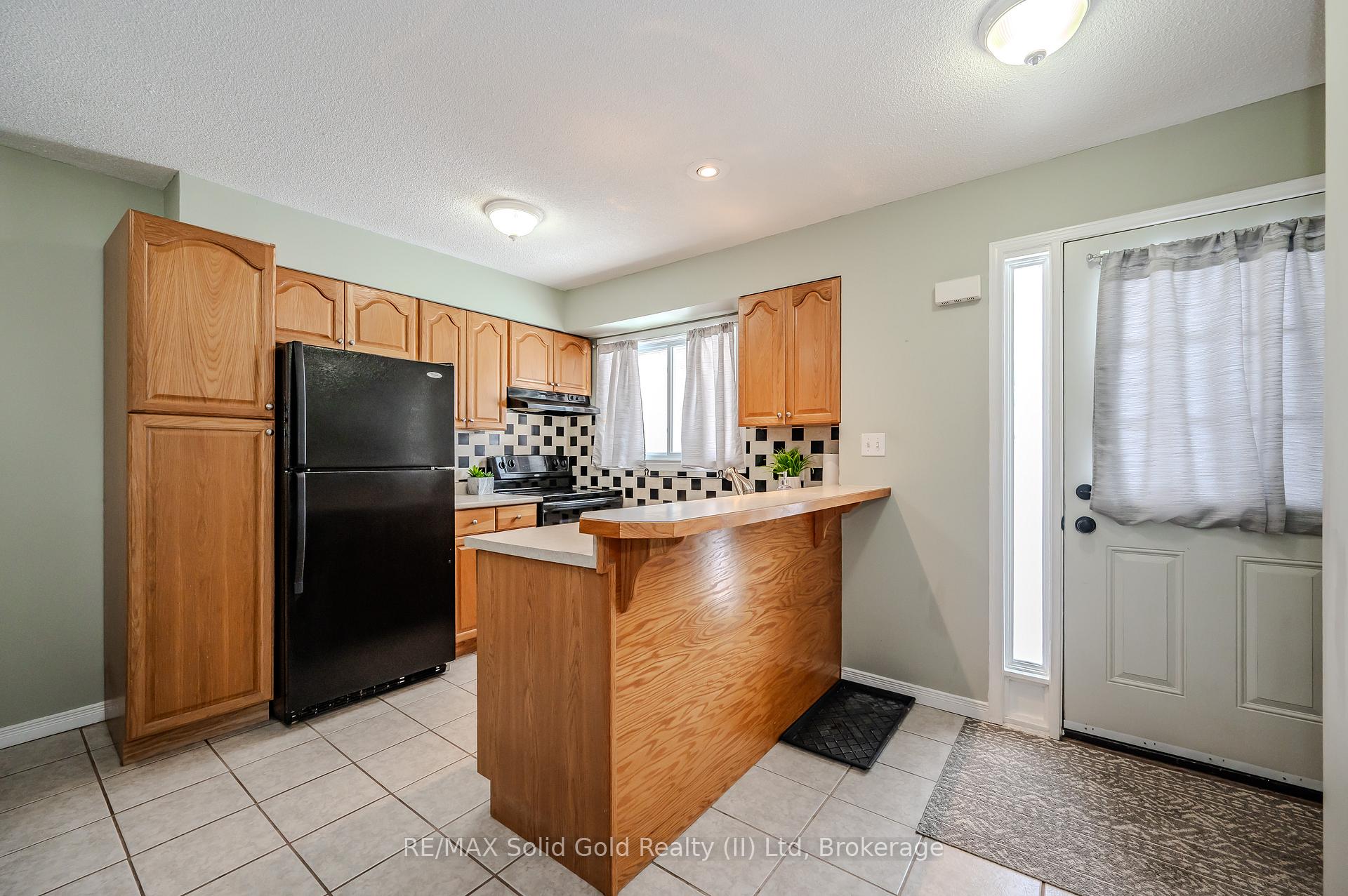 Photo 9 of Unit 52, 211 Veronica Drive, Kitchener — HOMEH