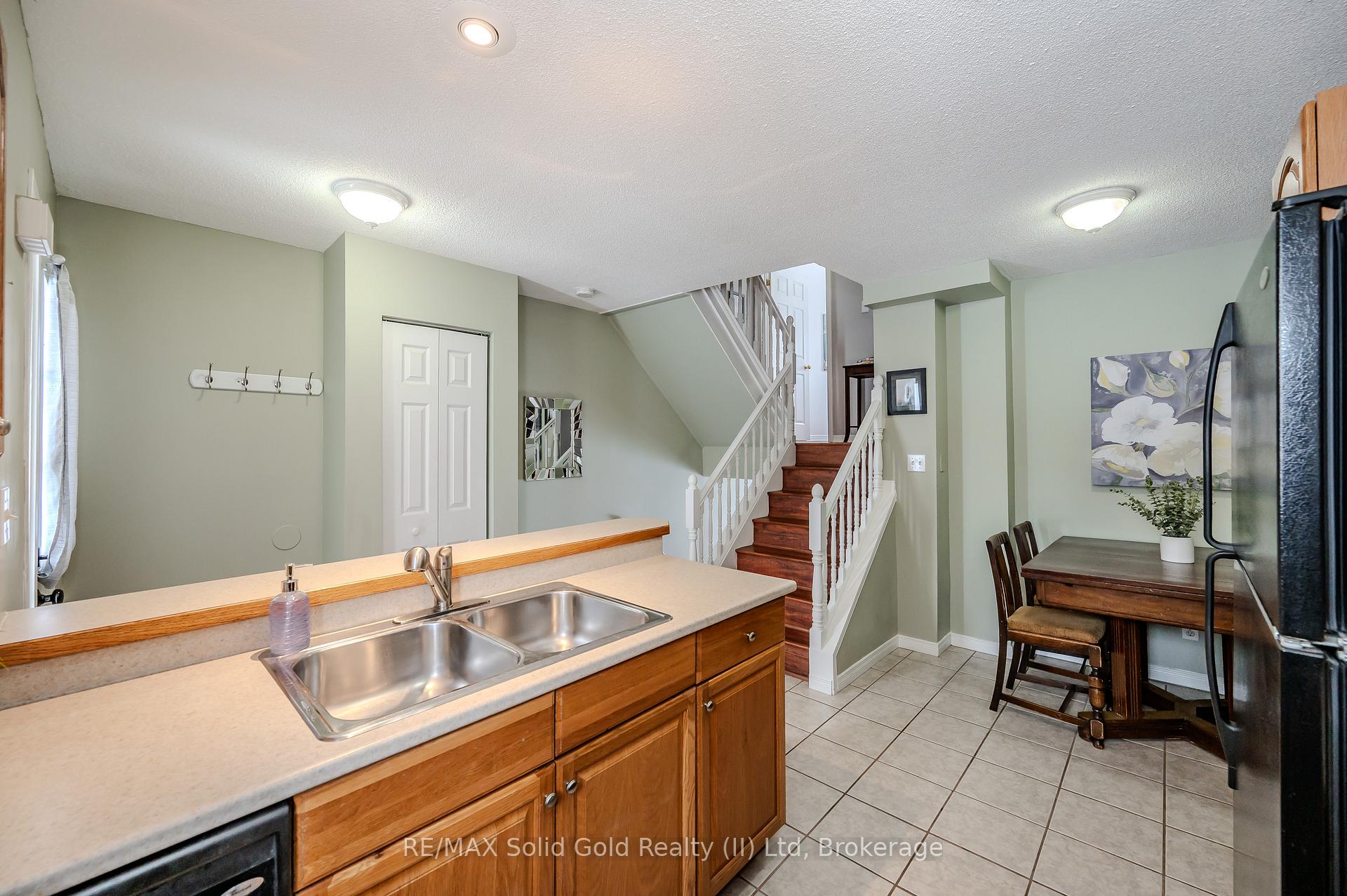 Photo 13 of Unit 52, 211 Veronica Drive, Kitchener — HOMEH