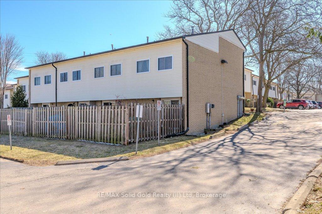 Photo 45 of Unit 52, 211 Veronica Drive, Kitchener — HOMEH