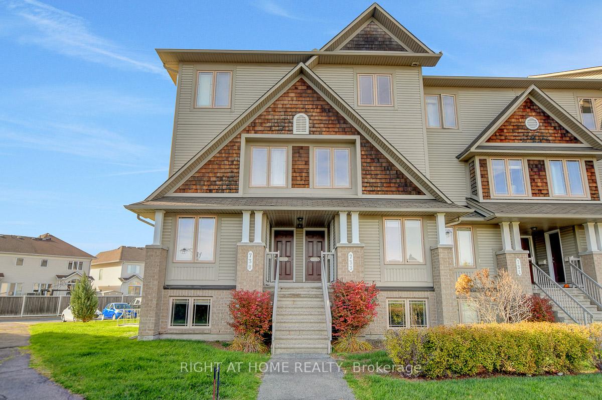 Front of 739 Lakeridge Drive