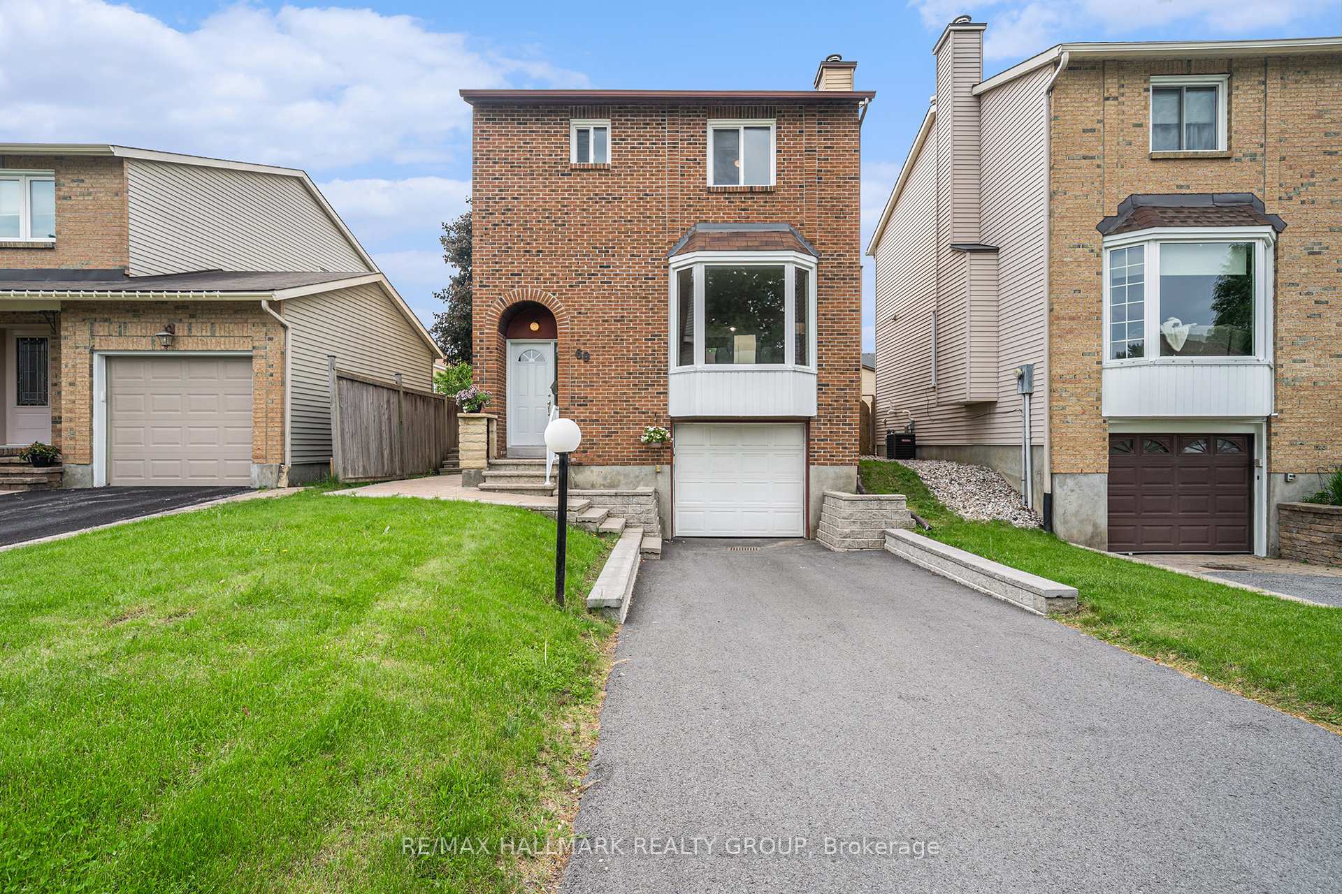 Photo 1 of 69 Farm Gate Crescent, Ottawa, Borden Farm/Stewart Farm/Carleton Heights/Parkwood Hills — HOMEH