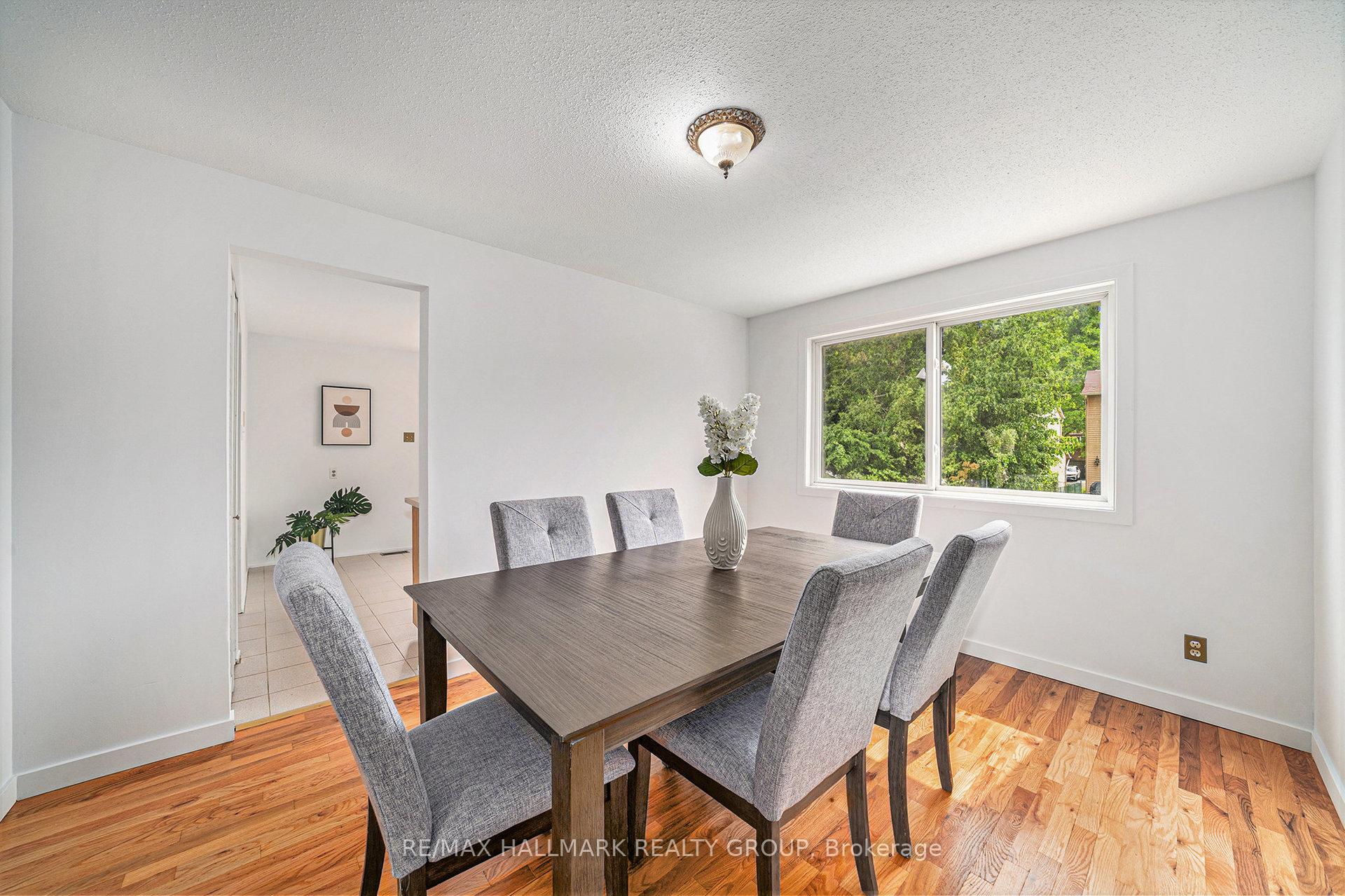 Photo 10 of 69 Farm Gate Crescent, Ottawa, Borden Farm/Stewart Farm/Carleton Heights/Parkwood Hills — HOMEH