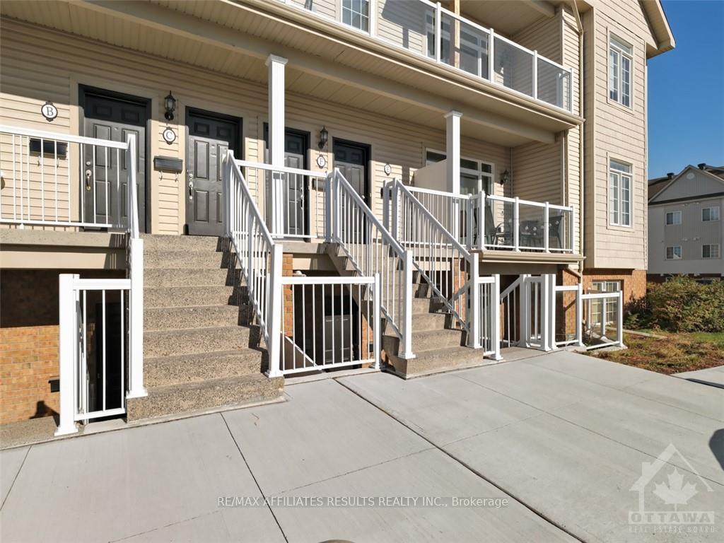 Front of Unit C, 107 Artesa