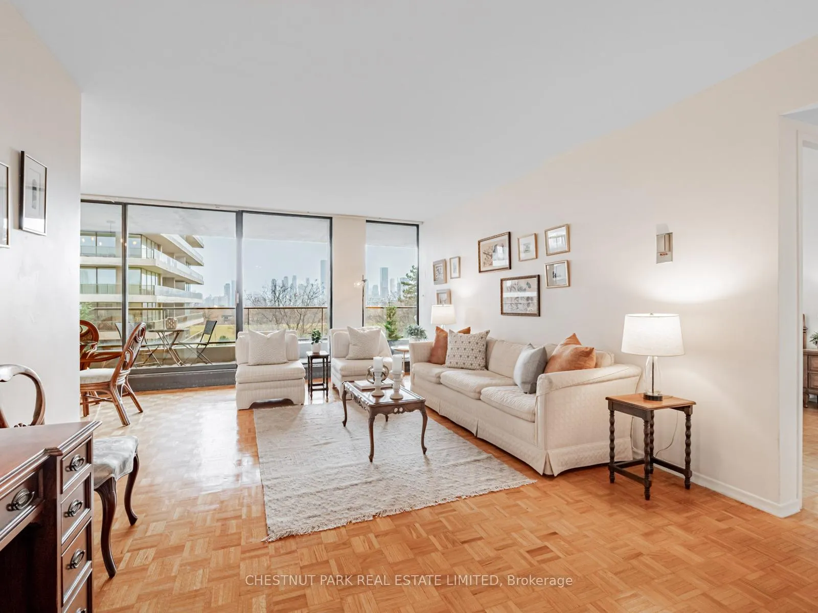 Photo 3 of Unit 505, 20 Avoca Avenue, Toronto, Rosedale-Moore Park — HOMEH